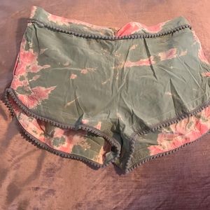 Cutest tie dye 100% silk shorts by Gypsy 05!!